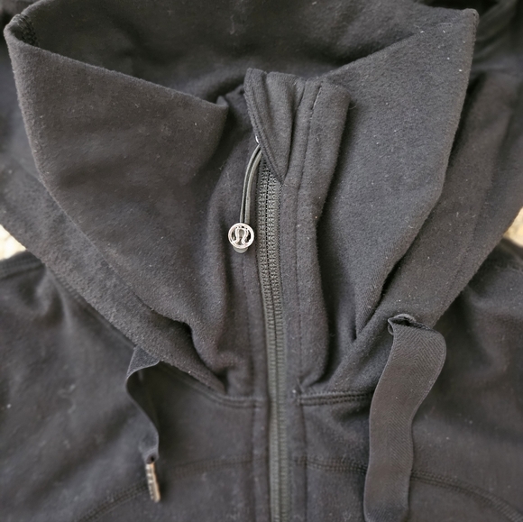 Lululemon Black Hooded Zip-Up Jacket Size 2 - Picture 3 of 9